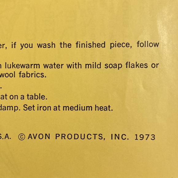 Vintage AVON Crewel Embroidery Kit (1973) - Picture 5 of 8